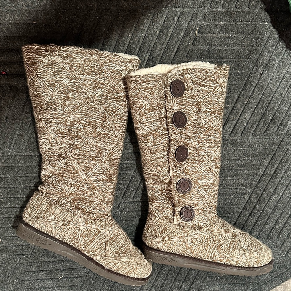 Muk Luks Malena boots size 11